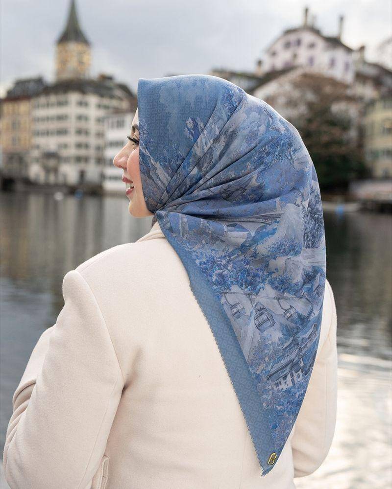 Instagram.com/buttonscarves